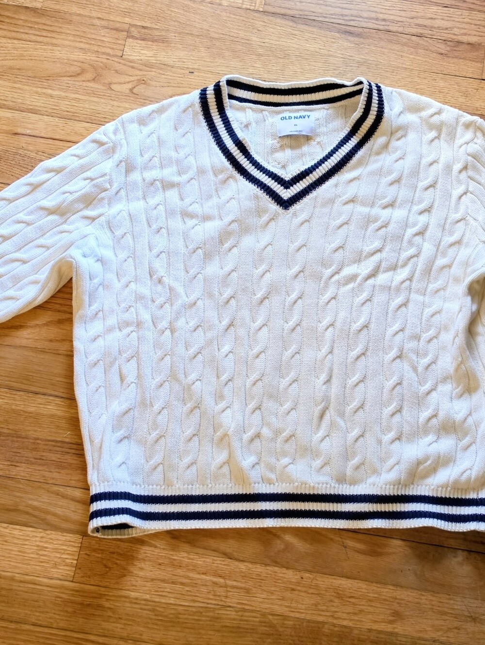 Old Navy White Cable Knit V-Neck Sweater with Navy Stripes Cotton Preppy Tennis